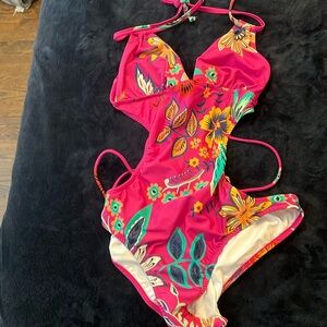 NEVER WORN Venus one-piece string halter with cut out details (size M)